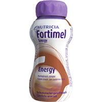 Geschmack: Schokolade. Fortimel Energy ist eine bilanzierte, hochkalorische Trinknahrung ohne Ballaststoffe für Patienten mit funktionsfähigem Gastrointestinaltrakt.