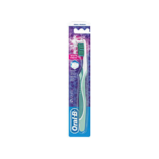 Das speziell vertiefte Polierborstendesign der Zahnbürste komprimiert die Zahncreme und unterstützt damit Oberflächenverfärbungen wegzupolieren.