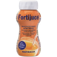 Fortijuce ist eine bilanzierte, hochkalorische, fruchtig-klare Ergänzungsnahrung ohne Ballaststoffe.
