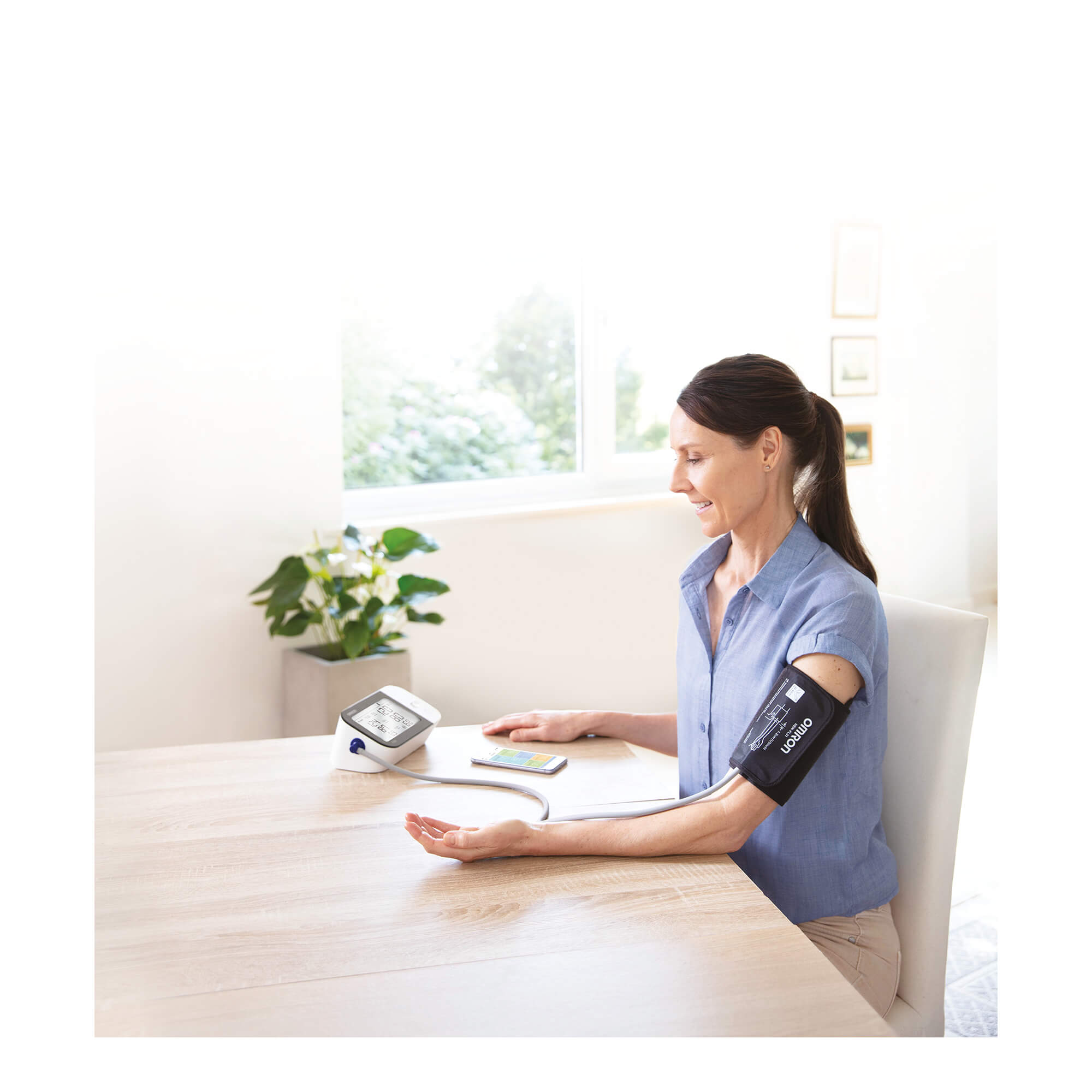 Omron M500 Intelli IT Blutdruckmessgerät Anwendung